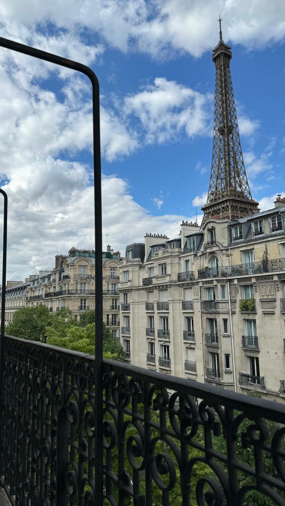 Appartement Tour Eiffel 120 M2 Paris Exterior photo